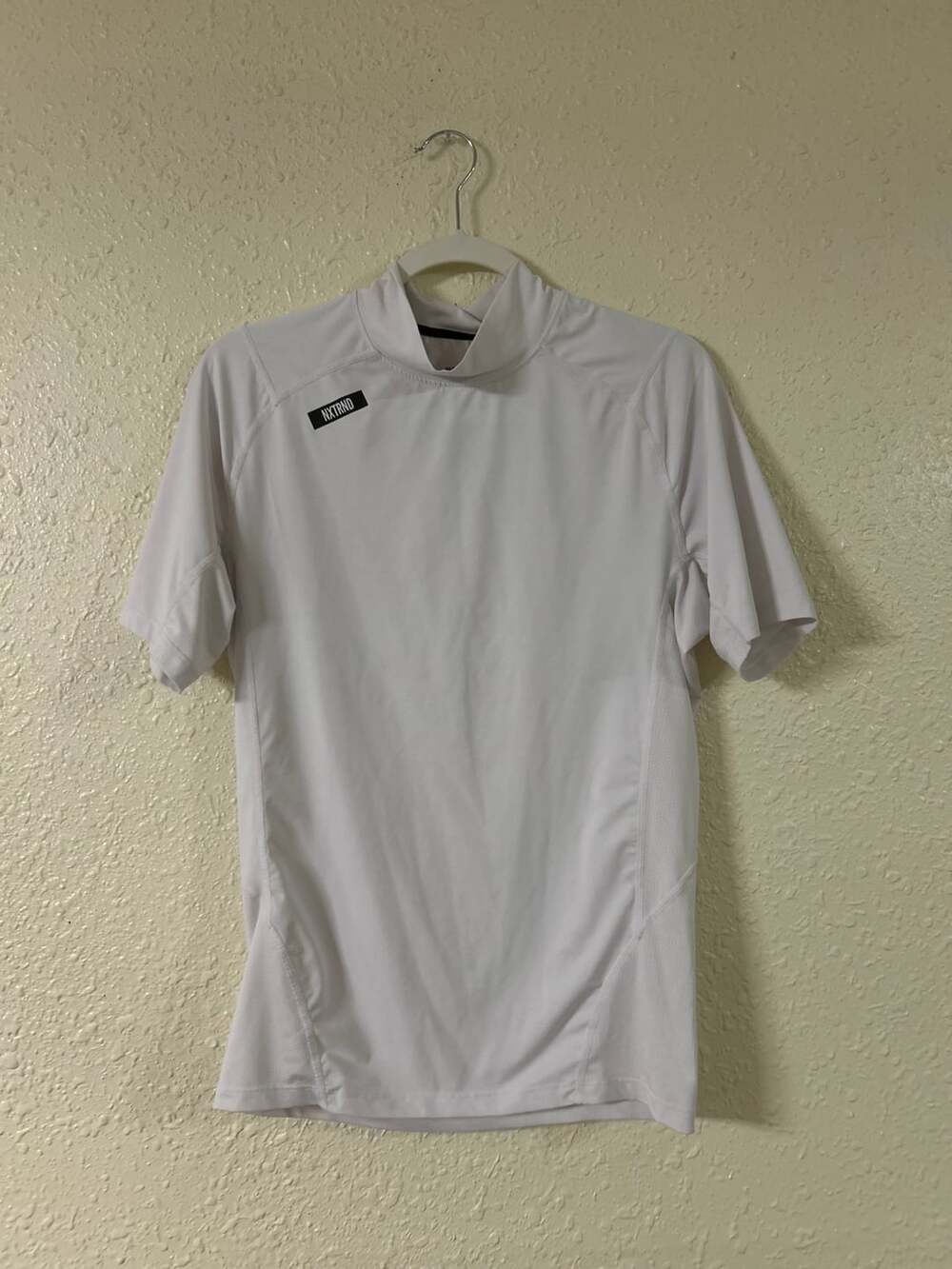 NXTRND Short Sleeve Compression Shirt Size XL White Mock Neck